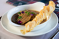 Elegancja kuchni francuskiej – soupe à l’oignon